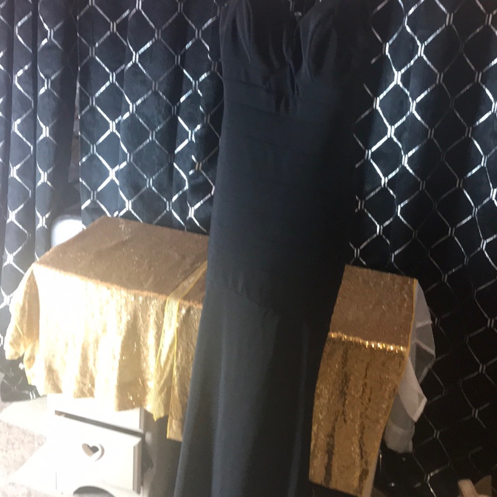 Dress - Picture 3 of 5